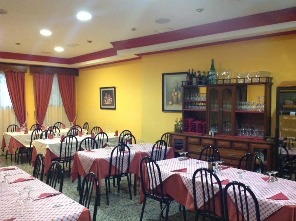 Hostal Julio Trujillo Ngoại thất bức ảnh